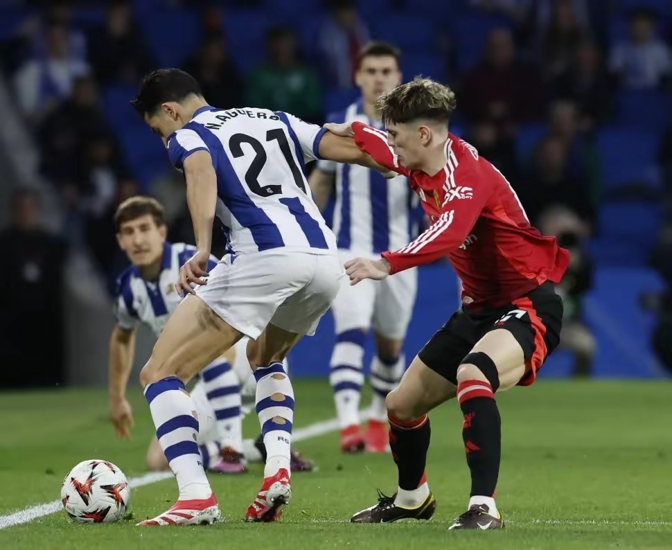 包含里程碑夜埃因霍温篮板制胜；意大利杯转会期刷纪录；赛场秩序良好；心理建设被强调的词条